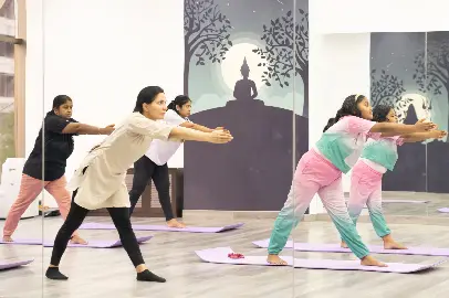 Virabhadrasana in Studio